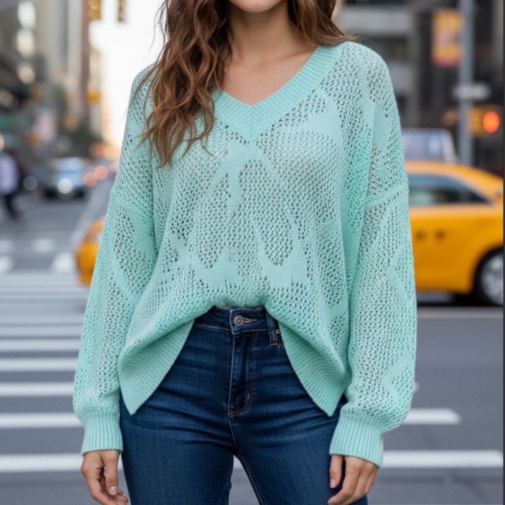 ANDTHEWHY Mint V-Neck Sweater for Women